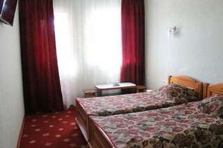 Гостиница Акватория Евпатория Двухместный с 1 кроватью или 2 отдельными кроватями и душем-1